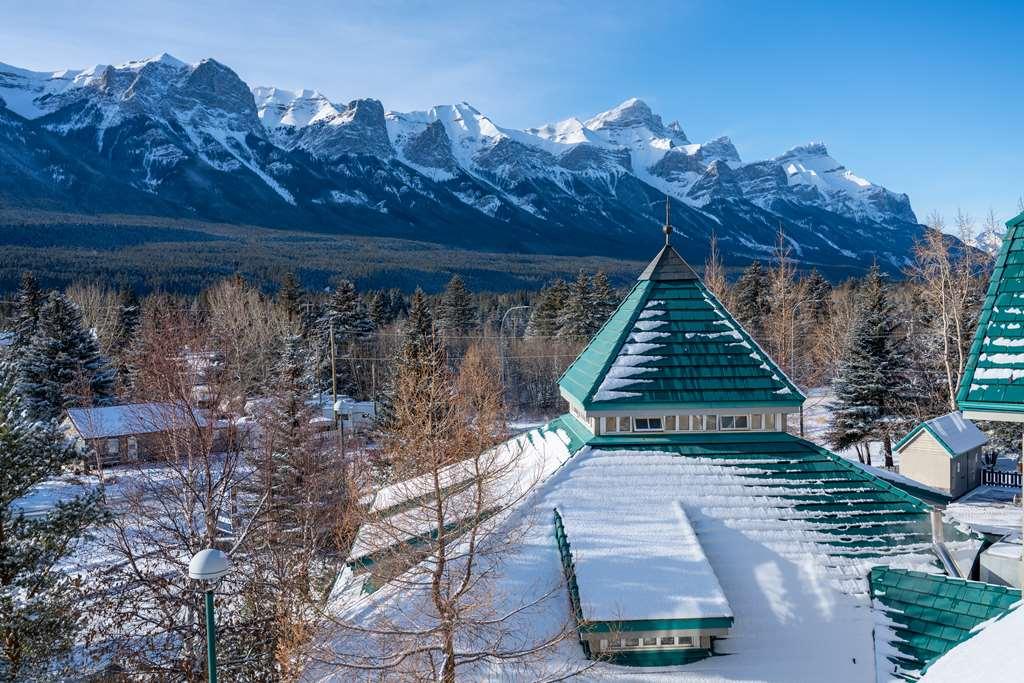 Pocaterra Inn & Waterslide Canmore Bagian luar foto