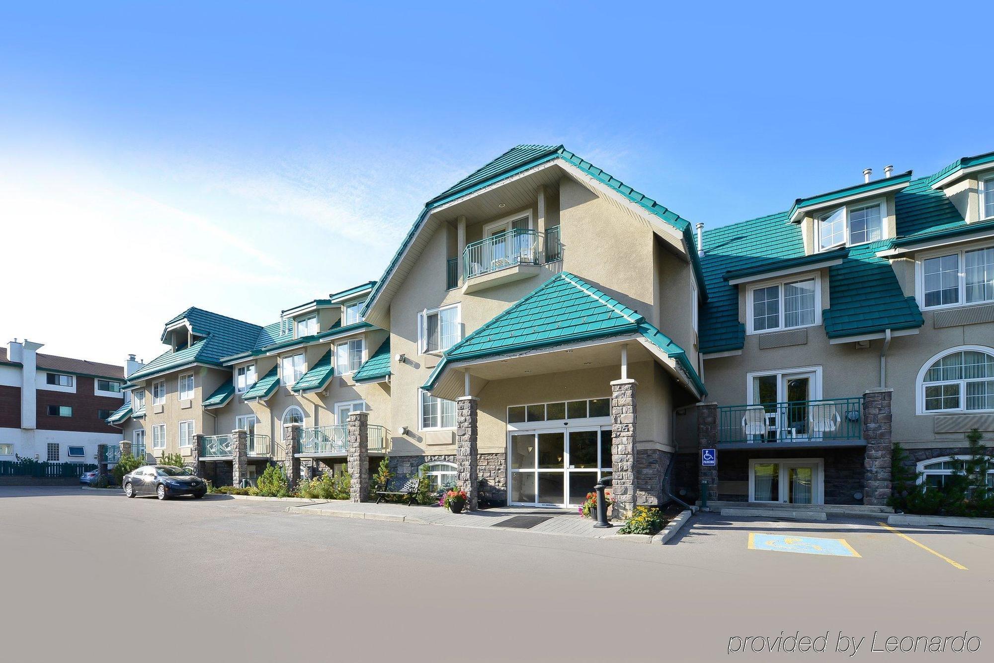 Pocaterra Inn & Waterslide Canmore Bagian luar foto