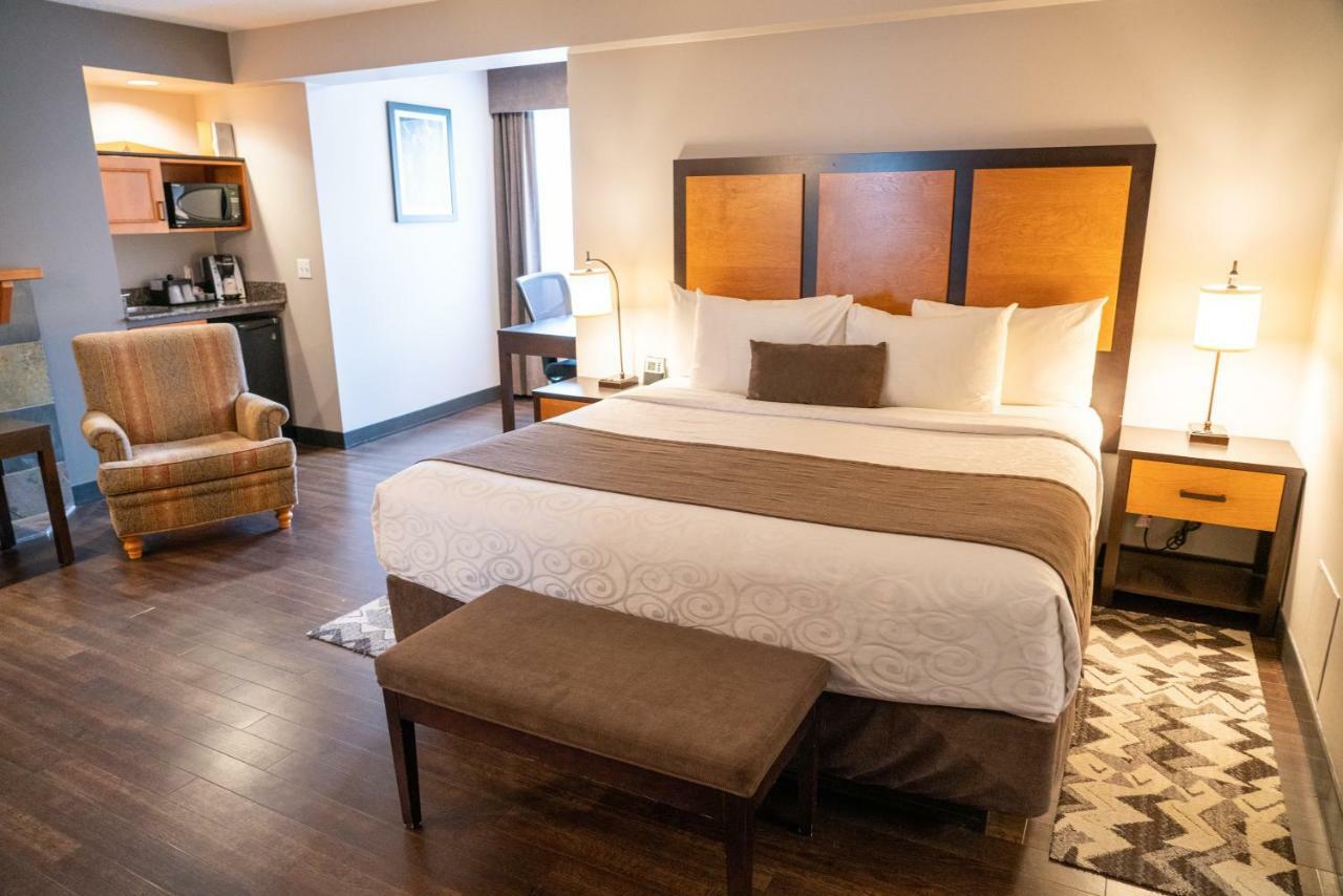 Pocaterra Inn & Waterslide Canmore Bagian luar foto