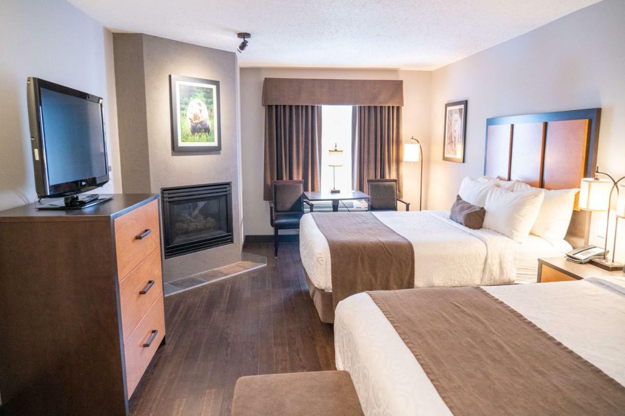 Pocaterra Inn & Waterslide Canmore Bagian luar foto