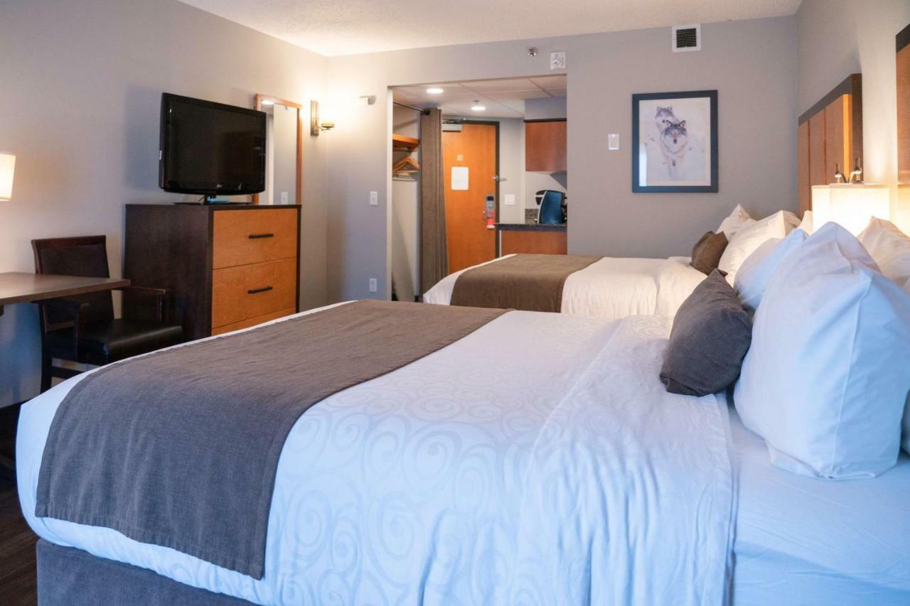 Pocaterra Inn & Waterslide Canmore Bagian luar foto