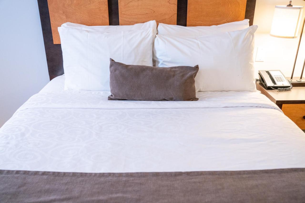 Pocaterra Inn & Waterslide Canmore Bagian luar foto