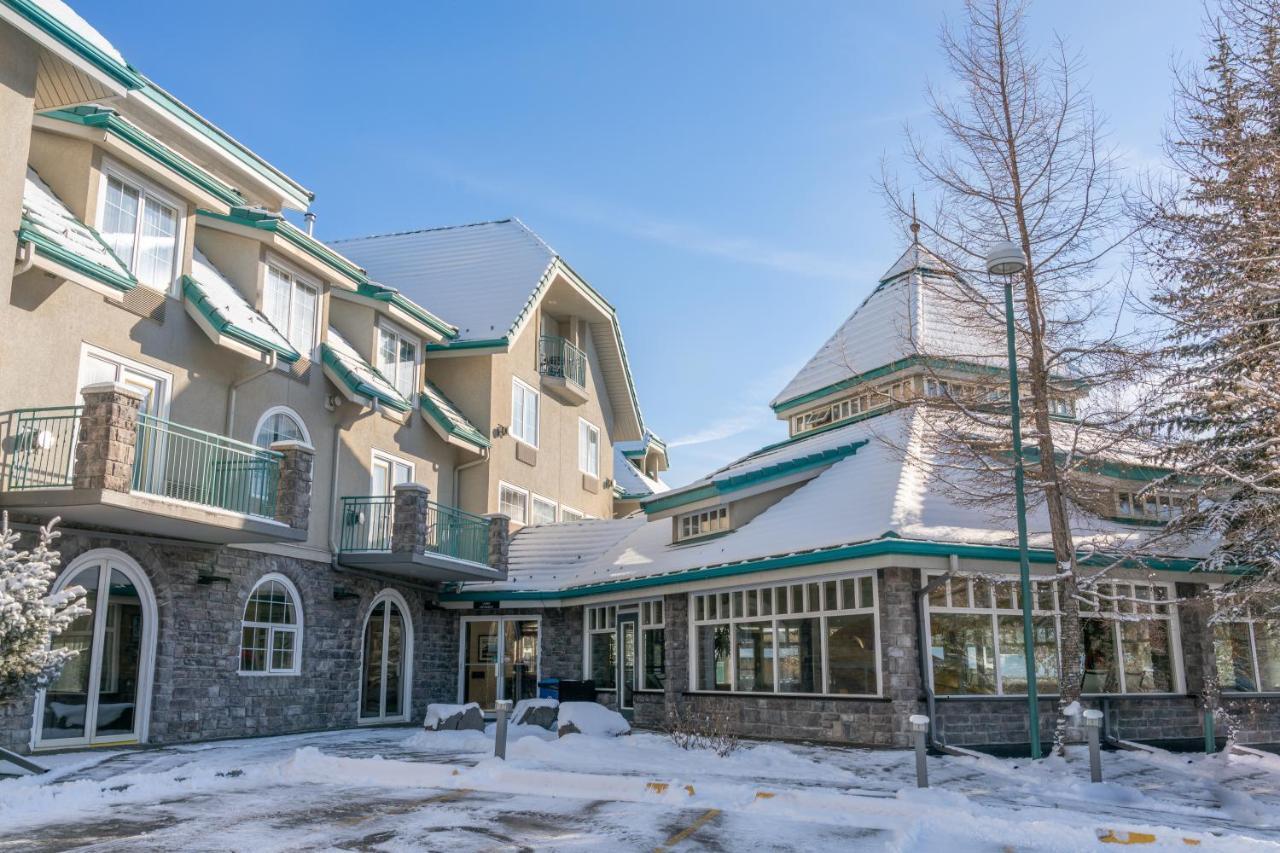 Pocaterra Inn & Waterslide Canmore Bagian luar foto