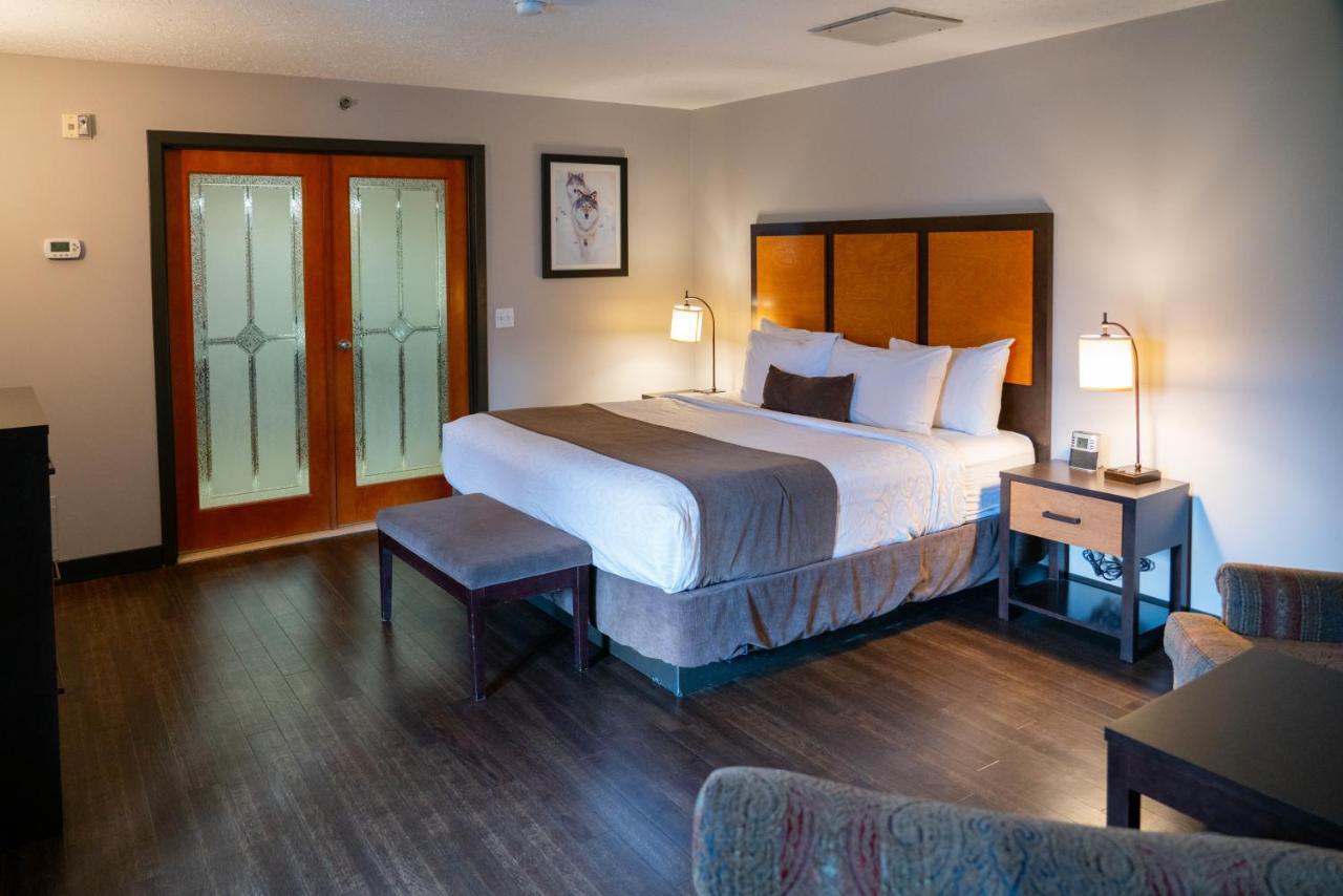 Pocaterra Inn & Waterslide Canmore Bagian luar foto