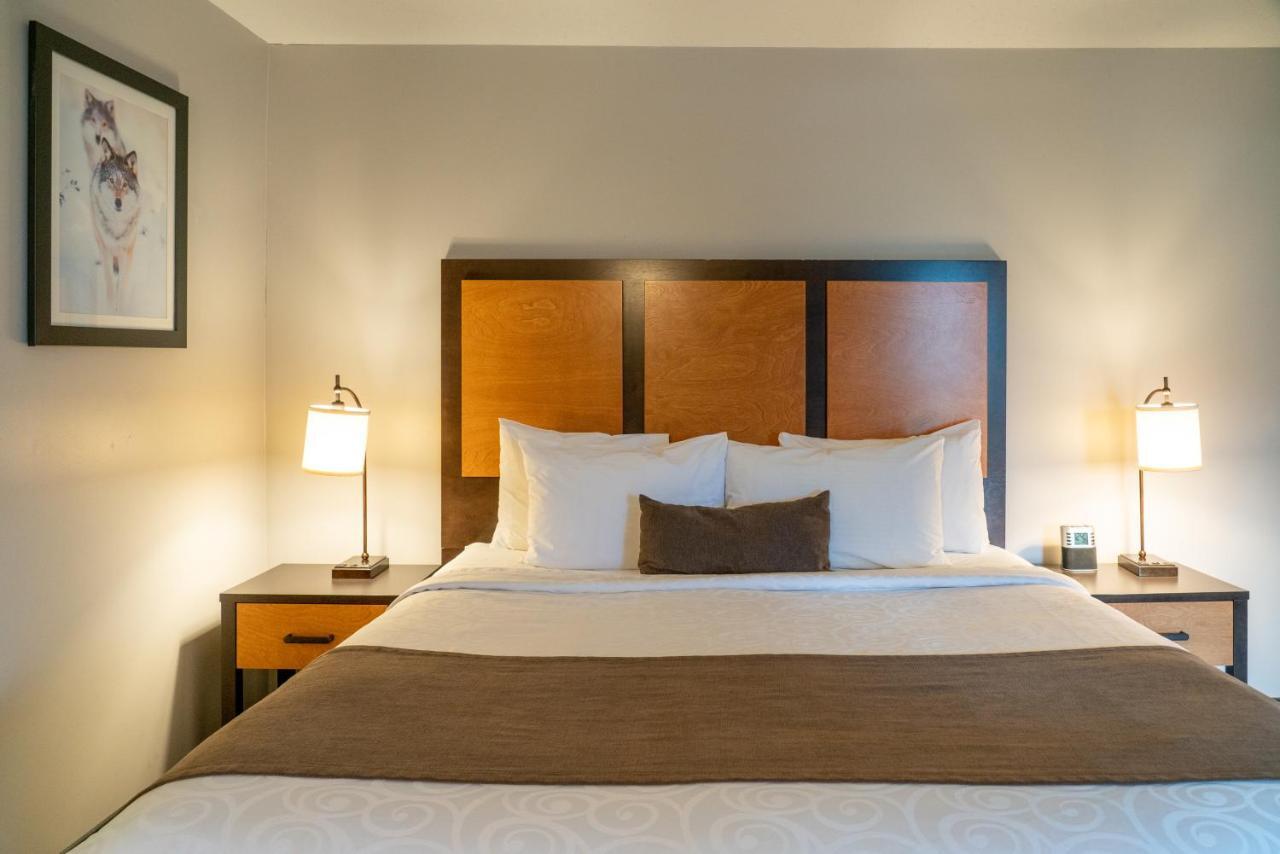 Pocaterra Inn & Waterslide Canmore Bagian luar foto
