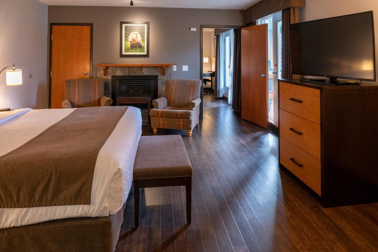 Pocaterra Inn & Waterslide Canmore Bagian luar foto