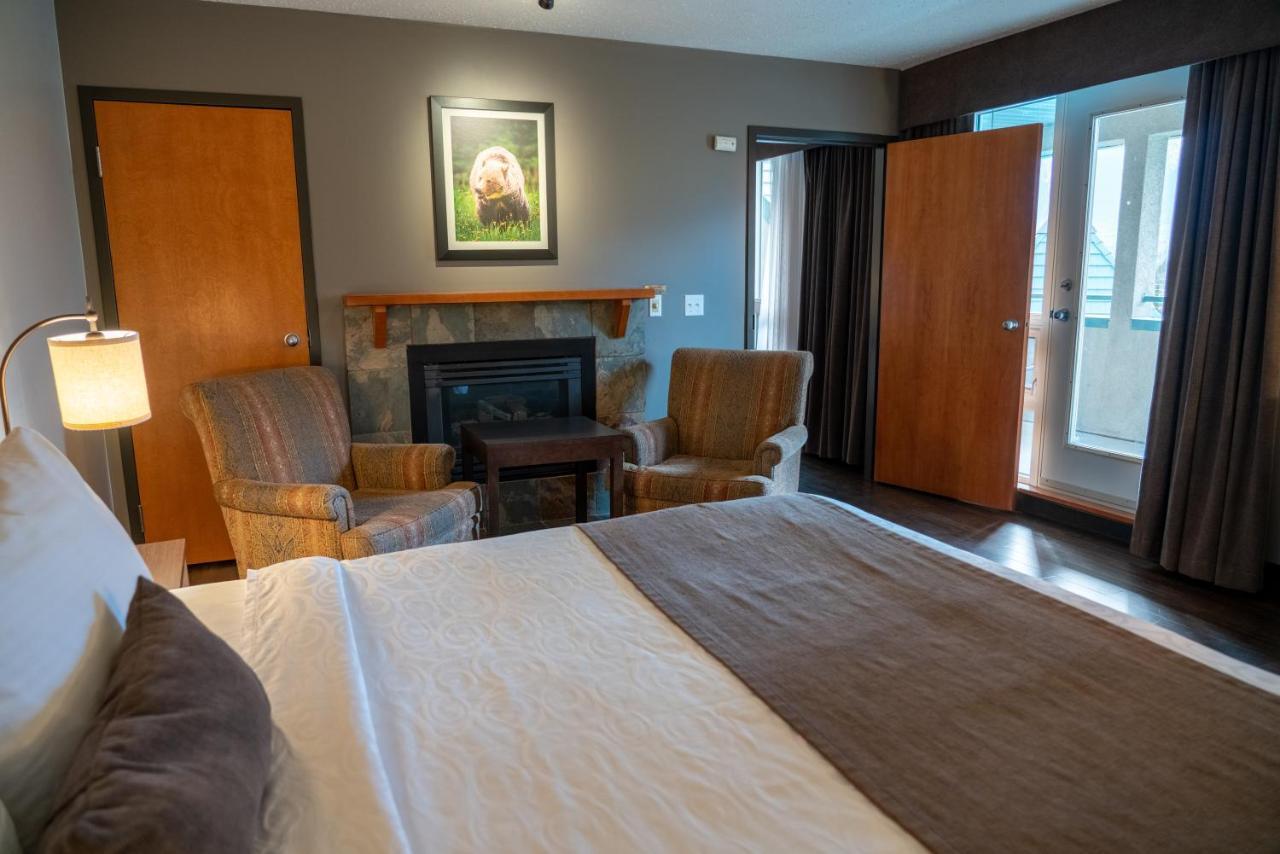 Pocaterra Inn & Waterslide Canmore Bagian luar foto